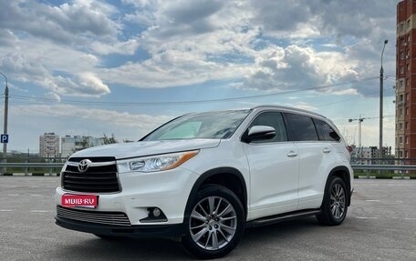 Toyota Highlander III, 2014 год, 3 199 000 рублей, 1 фотография