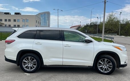 Toyota Highlander III, 2014 год, 3 199 000 рублей, 3 фотография