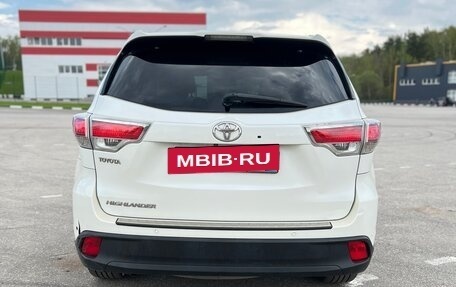 Toyota Highlander III, 2014 год, 3 199 000 рублей, 4 фотография