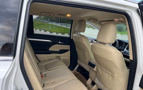 Toyota Highlander III, 2014 год, 3 199 000 рублей, 14 фотография
