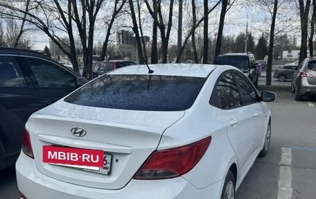Hyundai Solaris II рестайлинг, 2016 год, 1 050 000 рублей, 2 фотография