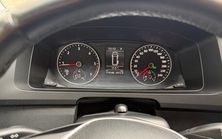 Volkswagen Caravelle T6 рестайлинг, 2017 год, 3 490 000 рублей, 2 фотография