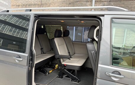 Volkswagen Caravelle T6 рестайлинг, 2017 год, 3 490 000 рублей, 3 фотография