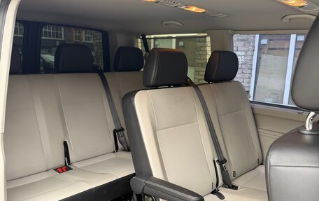 Volkswagen Caravelle T6 рестайлинг, 2017 год, 3 490 000 рублей, 6 фотография