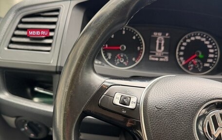 Volkswagen Caravelle T6 рестайлинг, 2017 год, 3 490 000 рублей, 5 фотография