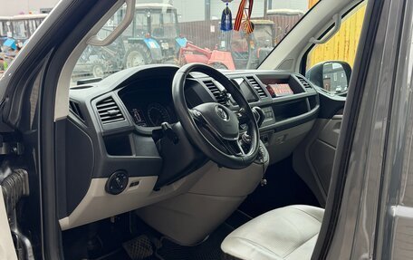 Volkswagen Caravelle T6 рестайлинг, 2017 год, 3 490 000 рублей, 10 фотография