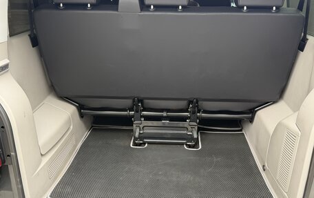 Volkswagen Caravelle T6 рестайлинг, 2017 год, 3 490 000 рублей, 12 фотография