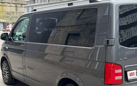 Volkswagen Caravelle T6 рестайлинг, 2017 год, 3 490 000 рублей, 19 фотография