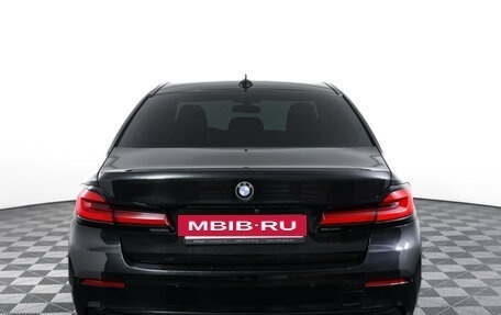 BMW 5 серия, 2020 год, 2 490 000 рублей, 6 фотография