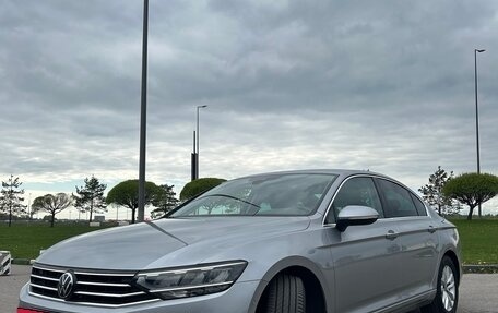 Volkswagen Passat B8 рестайлинг, 2021 год, 2 600 000 рублей, 7 фотография