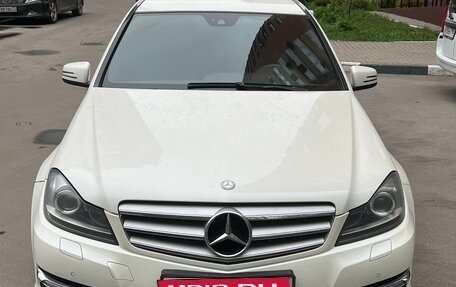 Mercedes-Benz C-Класс, 2012 год, 1 800 000 рублей, 1 фотография
