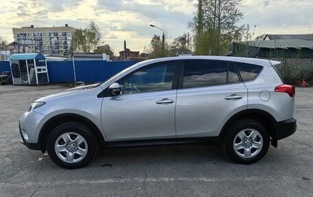 Toyota RAV4, 2015 год, 2 550 000 рублей, 4 фотография