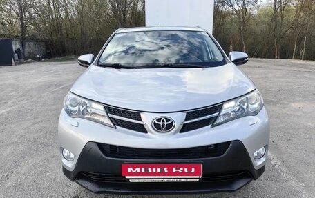 Toyota RAV4, 2015 год, 2 550 000 рублей, 3 фотография
