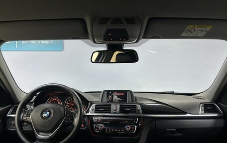 BMW 3 серия, 2017 год, 2 412 000 рублей, 14 фотография