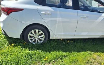Hyundai Solaris II рестайлинг, 2017 год, 450 000 рублей, 1 фотография