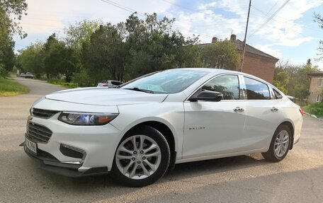 Chevrolet Malibu IX, 2016 год, 1 100 000 рублей, 2 фотография
