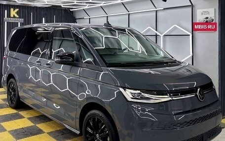 Volkswagen Multivan, 2023 год, 5 700 000 рублей, 12 фотография
