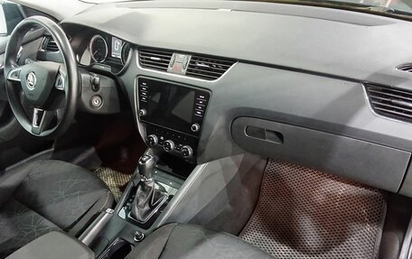 Skoda Octavia, 2019 год, 1 890 000 рублей, 11 фотография