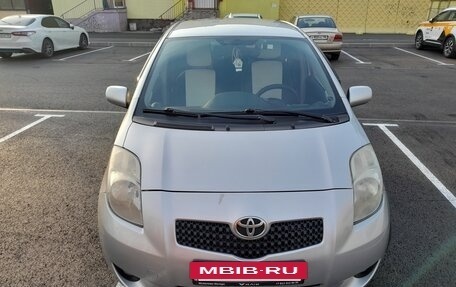Toyota Yaris III рестайлинг, 2008 год, 450 000 рублей, 3 фотография