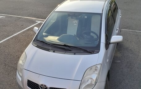 Toyota Yaris III рестайлинг, 2008 год, 450 000 рублей, 2 фотография