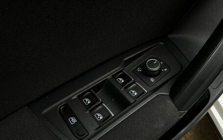 Volkswagen Tiguan II, 2019 год, 2 529 000 рублей, 28 фотография