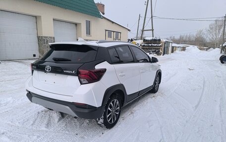 Toyota Yaris XP150 рестайлинг, 2022 год, 1 900 000 рублей, 3 фотография