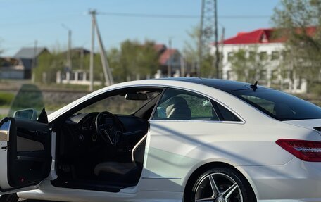 Mercedes-Benz E-Класс, 2012 год, 1 800 000 рублей, 2 фотография