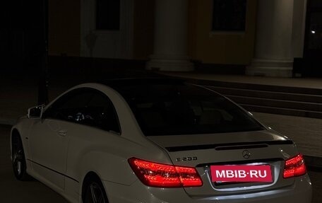 Mercedes-Benz E-Класс, 2012 год, 1 800 000 рублей, 17 фотография