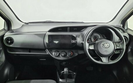Toyota Vitz, 2018 год, 1 120 000 рублей, 5 фотография