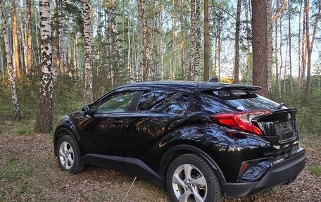 Toyota C-HR I рестайлинг, 2017 год, 1 850 000 рублей, 7 фотография