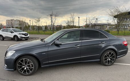 Mercedes-Benz E-Класс, 2012 год, 1 950 000 рублей, 2 фотография