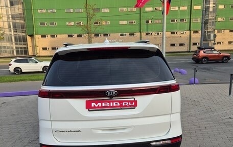 KIA Carnival, 2021 год, 3 800 000 рублей, 4 фотография