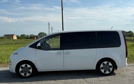Hyundai Staria, 2021 год, 5 200 000 рублей, 2 фотография