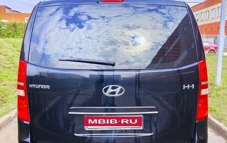 Hyundai H-1 II рестайлинг, 2021 год, 3 000 000 рублей, 2 фотография