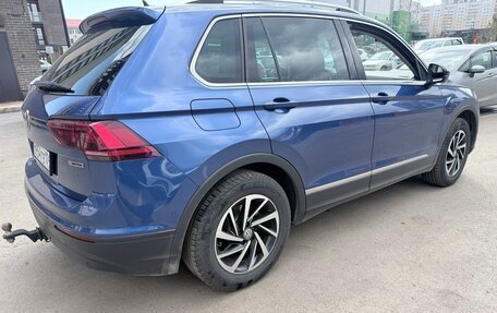 Volkswagen Tiguan II, 2018 год, 2 350 000 рублей, 3 фотография