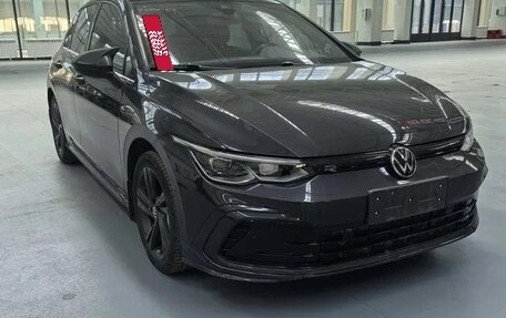 Volkswagen Golf VIII, 2022 год, 1 735 000 рублей, 2 фотография