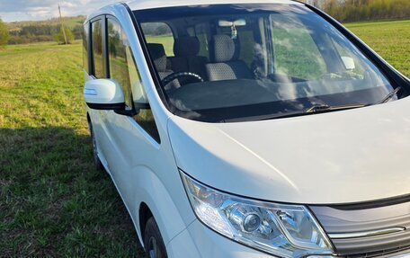Honda Stepwgn IV, 2015 год, 1 570 000 рублей, 2 фотография