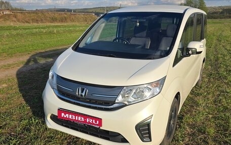 Honda Stepwgn IV, 2015 год, 1 570 000 рублей, 3 фотография