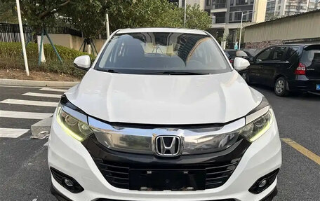 Honda Vezel, 2021 год, 1 199 000 рублей, 2 фотография