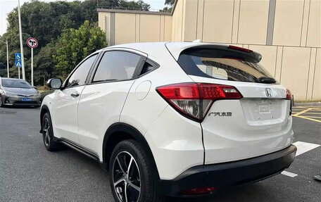 Honda Vezel, 2021 год, 1 199 000 рублей, 5 фотография