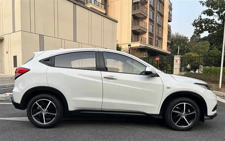Honda Vezel, 2021 год, 1 199 000 рублей, 7 фотография