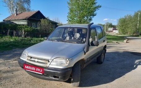 Chevrolet Niva I рестайлинг, 2003 год, 240 000 рублей, 2 фотография