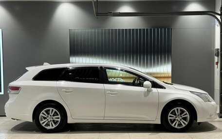 Toyota Avensis III рестайлинг, 2011 год, 1 000 000 рублей, 4 фотография