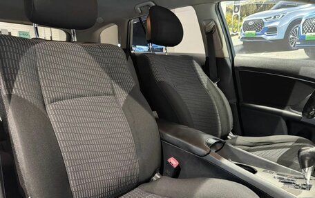 Toyota Avensis III рестайлинг, 2011 год, 1 000 000 рублей, 10 фотография