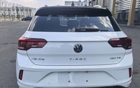 Volkswagen T-Roc I, 2022 год, 1 890 000 рублей, 4 фотография