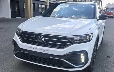 Volkswagen T-Roc I, 2022 год, 1 890 000 рублей, 3 фотография