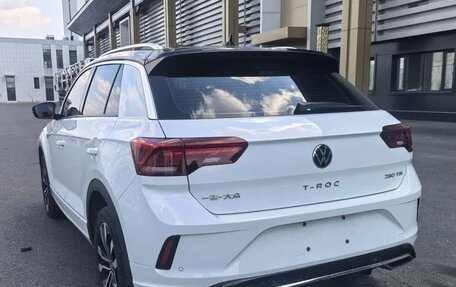 Volkswagen T-Roc I, 2022 год, 1 890 000 рублей, 5 фотография