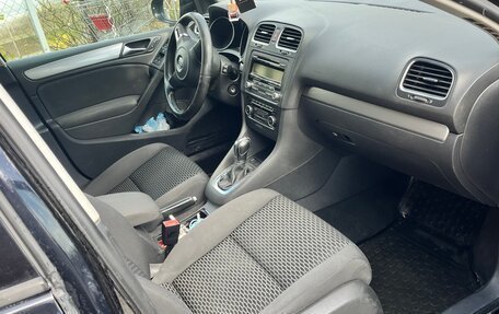 Volkswagen Golf VI, 2010 год, 800 000 рублей, 4 фотография