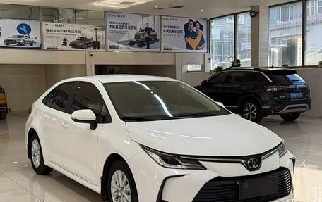 Toyota Corolla, 2022 год, 1 350 000 рублей, 3 фотография