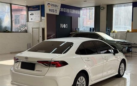 Toyota Corolla, 2022 год, 1 350 000 рублей, 4 фотография